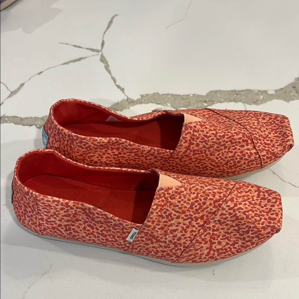 Toms Apricot Tortoise Alpargata Flats Casual Slip-On Loafers
